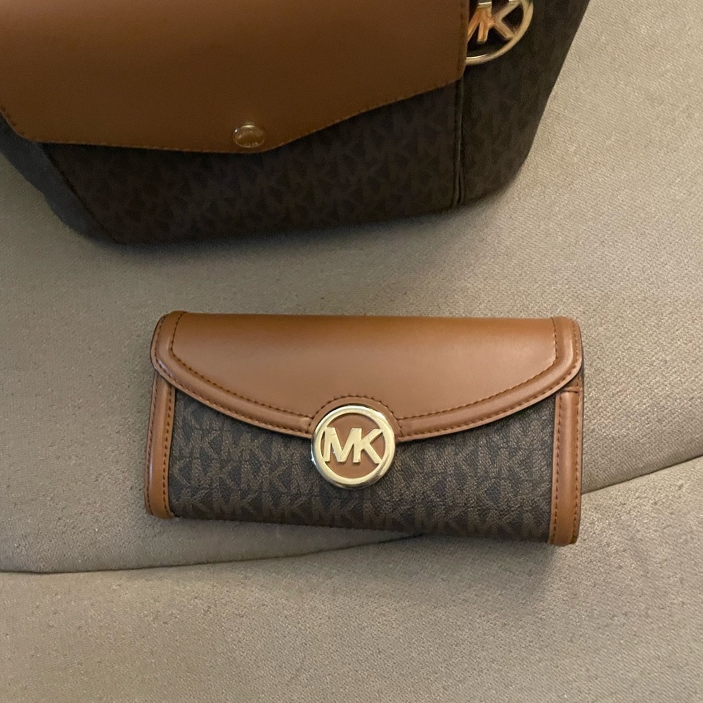 Michael Kors Tan and Black Wallet
